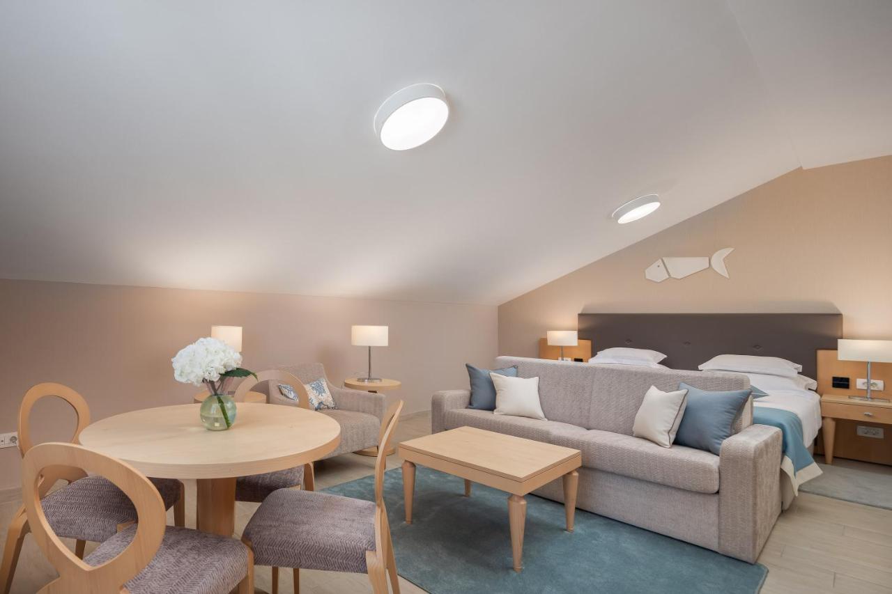 Aparthotel Flora Tucepi Luaran gambar