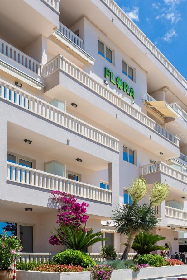 Aparthotel Flora Tucepi Luaran gambar