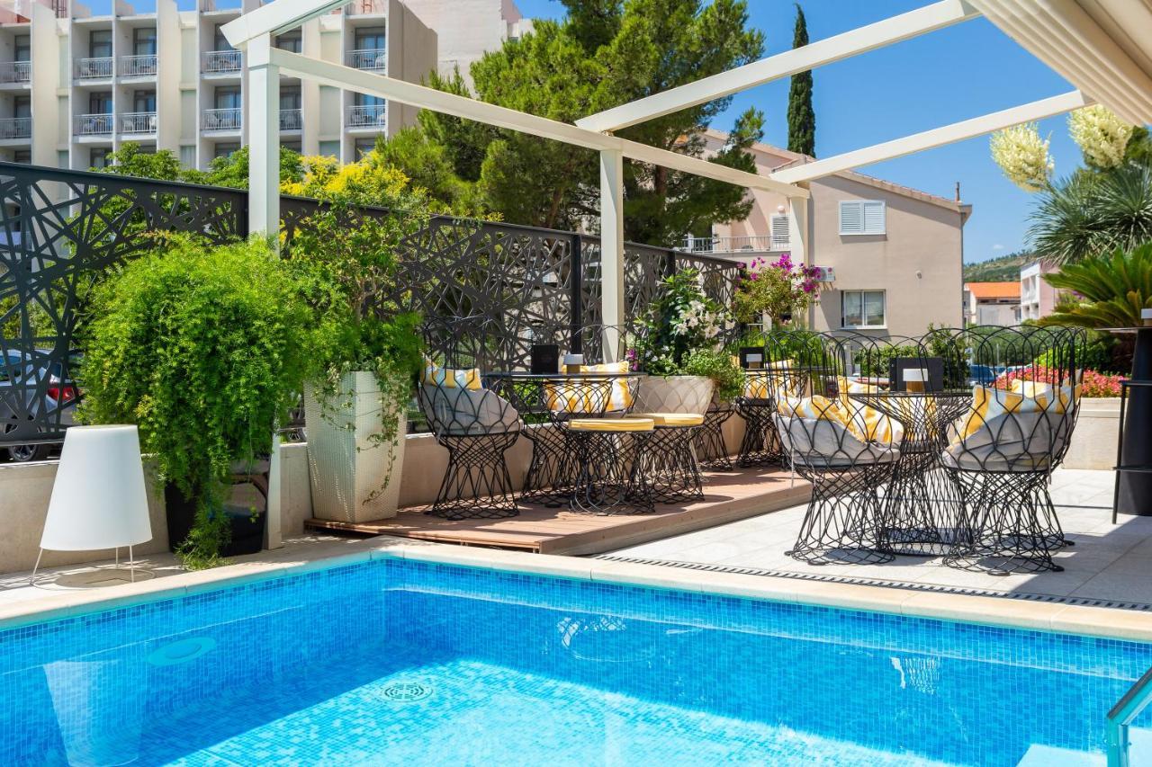 Aparthotel Flora Tucepi Luaran gambar